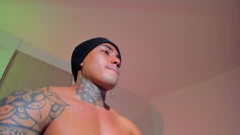 Snapshot of santi__ferrer chatting on 03/16/26, 05:44 Santi Ferrer online show from 03/16/26, 05:44