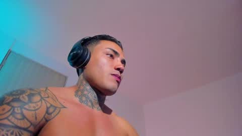 Snapshot of santi__ferrer chatting on 03/19/26, 02:59 Santi Ferrer online show from 03/19/26, 02:59