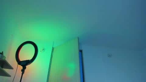 Snapshot of santi__ferrer chatting on 04/21/26, 01:07 Santi Ferrer online show from 04/21/26, 01:07