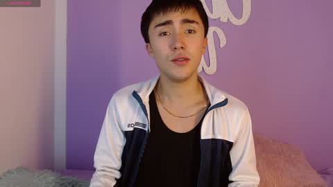 Snapshot of santi_fabulous chatting on 12/04/24, 04:10 santi_fabulous online show from 12/04/24, 04:10