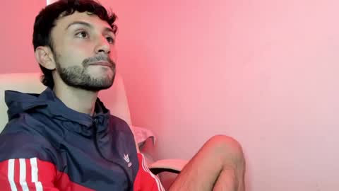 Snapshot of santi_mateo chatting on 01/20/25, 03:50 Santi online show from 01/20/25, 03:50