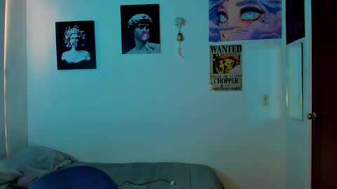 Snapshot of santi_mateo chatting on 09/14/25, 05:12 Santi online show from 09/14/25, 05:12