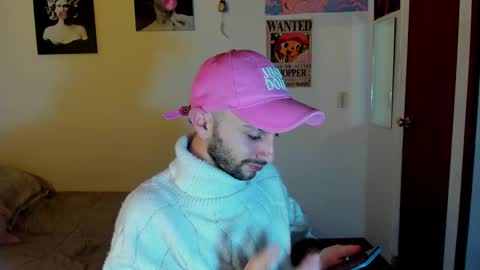 Snapshot of santi_mateo chatting on 09/20/25, 04:02 Santi online show from 09/20/25, 04:02