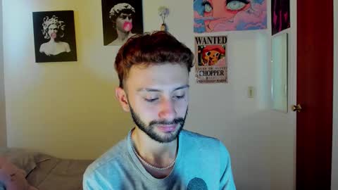 Snapshot of santi_mateo chatting on 10/01/25, 04:02 Santi online show from 10/01/25, 04:02