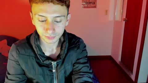 Snapshot of santi_mateo chatting on 10/25/25, 04:42 Santi online show from 10/25/25, 04:42