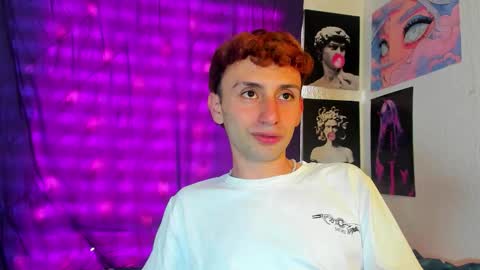 Snapshot of santi_mateo chatting on 12/19/25, 09:11 Santi online show from 12/19/25, 09:11