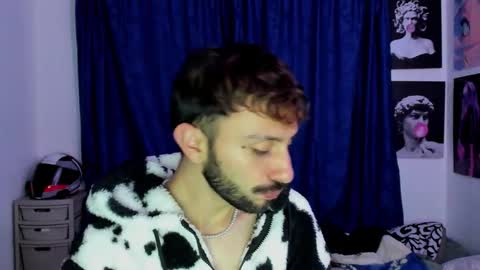 Snapshot of santi_mateo chatting on 03/29/26, 04:01 Santi online show from 03/29/26, 04:01