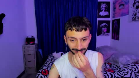 Snapshot of santi_mateo chatting on 04/16/26, 11:29 Santi online show from 04/16/26, 11:29