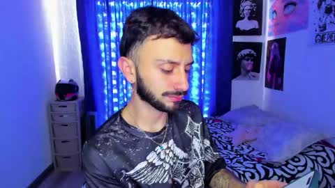 Snapshot of santi_mateo chatting on 04/18/26, 05:50 Santi online show from 04/18/26, 05:50