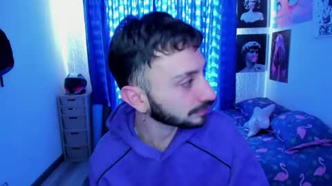 Snapshot of santi_mateo chatting on 04/20/26, 07:15 Santi online show from 04/20/26, 07:15
