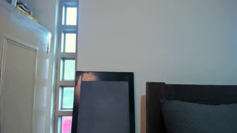 santi_twink19 online show from 10/04/25, 09:24