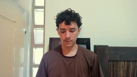 santi_twink19 online show from 10/11/25, 09:13