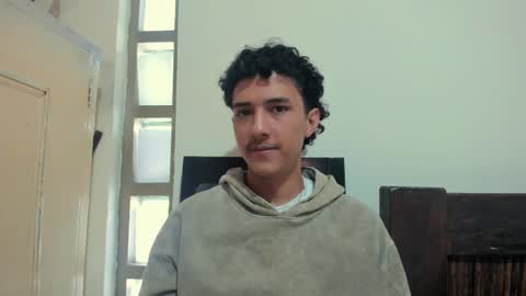 santi_twink19 online show from 10/12/25, 08:08