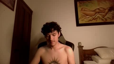 santi_twink19 online show from 12/19/25, 05:14