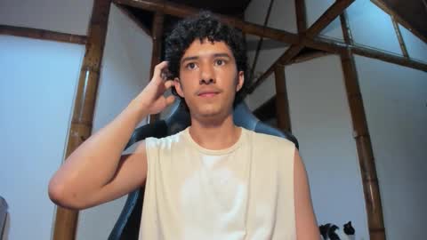 santi_twink19 online show from 02/12/26, 03:12