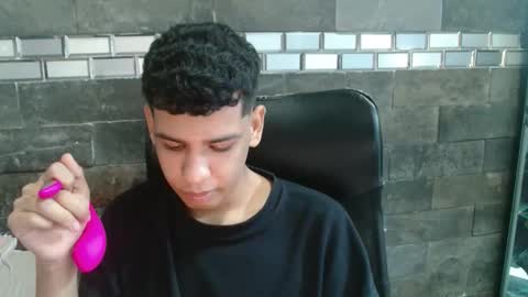 santi online show from 10/30/25, 05:09