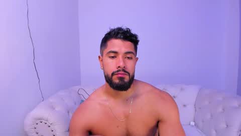 santiago_huntt online show from 12/14/24, 12:44