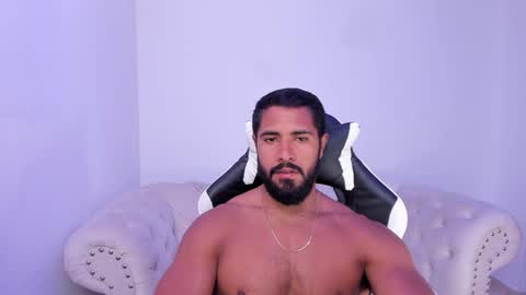 santiago_huntt online show from 10/19/25, 03:56