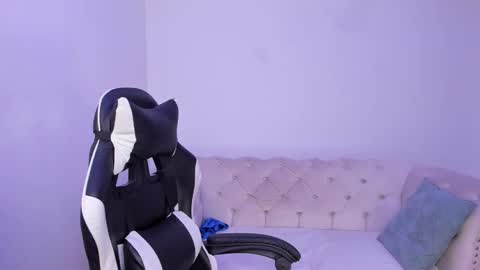 santiago_huntt online show from 11/06/25, 08:43