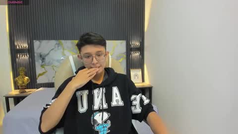 santiago_russo18 online show from 09/10/25, 12:38