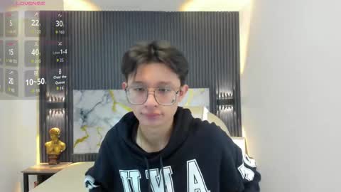 santiago_russo18 online show from 10/20/25, 12:38