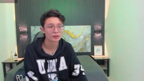 santiago_russo18 online show from 02/01/26, 07:34