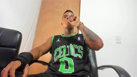 Snapshot of santiagogtx chatting on 01/06/25, 09:00 Santiago online show from 01/06/25, 09:00