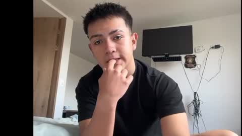 Snapshot of santiagomg_ chatting on 07/10/26, 04:31 santiagomg_ online show from 07/10/26, 04:31