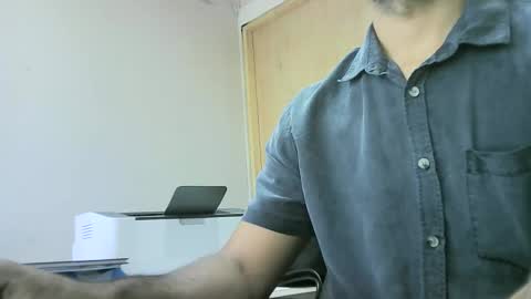 Snapshot of santiagooficial18 chatting on 01/02/25, 06:23 Santiago online show from 01/02/25, 06:23