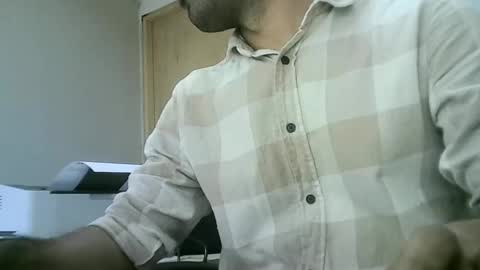 Snapshot of santiagooficial18 chatting on 01/08/25, 07:03 Santiago online show from 01/08/25, 07:03