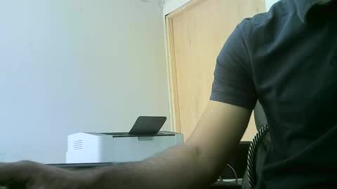Snapshot of santiagooficial18 chatting on 01/10/25, 12:47 Santiago online show from 01/10/25, 12:47