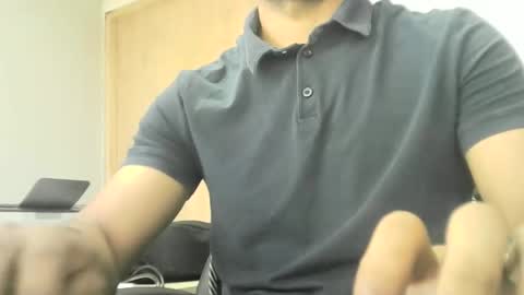 Snapshot of santiagooficial18 chatting on 01/10/25, 06:17 Santiago online show from 01/10/25, 06:17