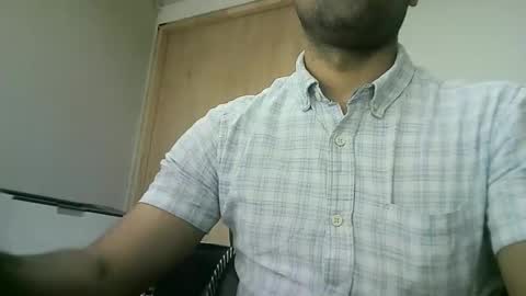 Snapshot of santiagooficial18 chatting on 01/15/25, 09:09 Santiago online show from 01/15/25, 09:09