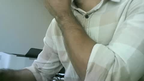 Snapshot of santiagooficial18 chatting on 03/12/25, 06:00 Santiago online show from 03/12/25, 06:00