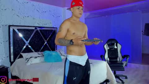 Santi Reyes online show from 02/10/26, 02:04