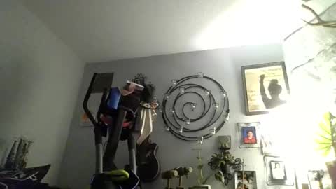 Snapshot of santiagorivera012477 chatting on 10/20/25, 05:08 santiagorivera012477 online show from 10/20/25, 05:08