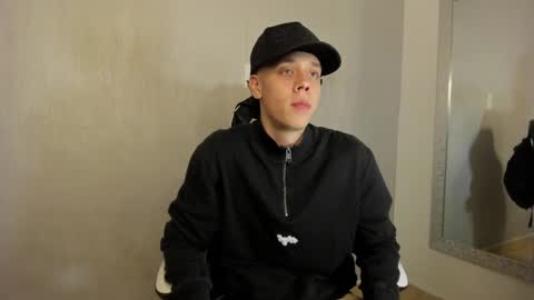 Julius Novachrono  online show from 09/25/25, 07:50