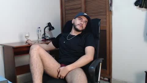 santiexxx online show from 10/25/25, 04:42