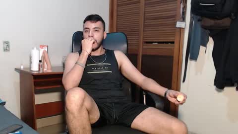 santiexxx online show from 12/14/25, 12:49