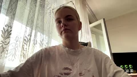Snapshot of santinalabonne chatting on 05/30/26, 10:34 Rina online show from 05/30/26, 10:34