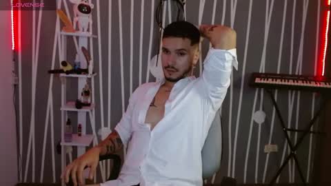 Snapshot of santti_torres chatting on 01/23/25, 02:23 Santy Torres online show from 01/23/25, 02:23