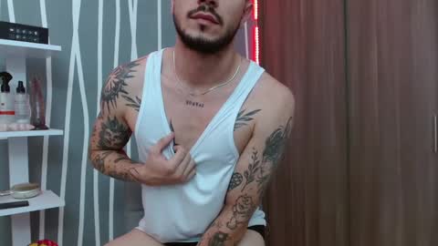 Snapshot of santti_torres chatting on 11/05/25, 03:17 Santy Torres online show from 11/05/25, 03:17