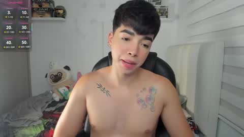 Snapshot of santy7u7 chatting on 04/19/26, 01:32 Mr. Santiago online show from 04/19/26, 01:32