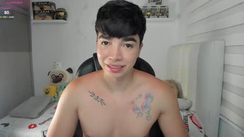 Snapshot of santy7u7 chatting on 04/29/26, 01:37 Mr. Santiago online show from 04/29/26, 01:37