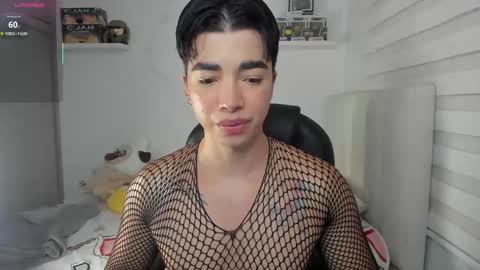 Snapshot of santy7u7 chatting on 05/03/26, 01:28 Mr. Santiago online show from 05/03/26, 01:28