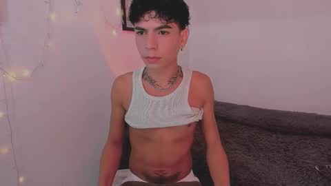 Snapshot of santy_0908 chatting on 10/27/25, 05:50 santy online show from 10/27/25, 05:50