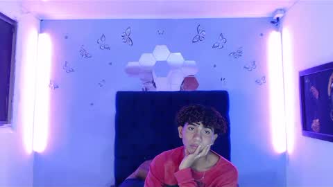 Snapshot of santy_bigcock chatting on 12/09/24, 04:15 santiago online show from 12/09/24, 04:15