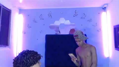 Snapshot of santy_bigcock chatting on 12/13/24, 04:38 santiago online show from 12/13/24, 04:38