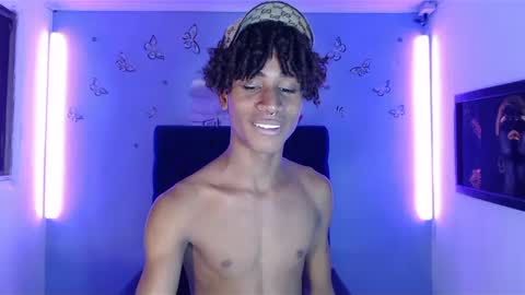 Snapshot of santy_bigcock chatting on 12/15/24, 07:31 santiago online show from 12/15/24, 07:31