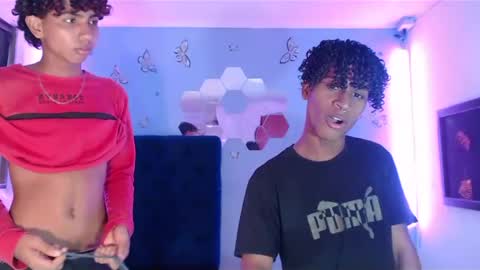 Snapshot of santy_bigcock chatting on 12/20/24, 05:40 santiago online show from 12/20/24, 05:40